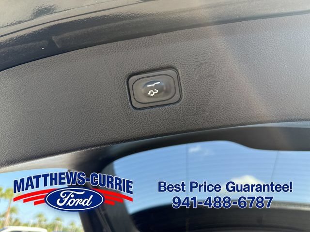 Certified 2022 Ford Edge Titanium w/ Equipment Group 301A AWD/4WD image 17