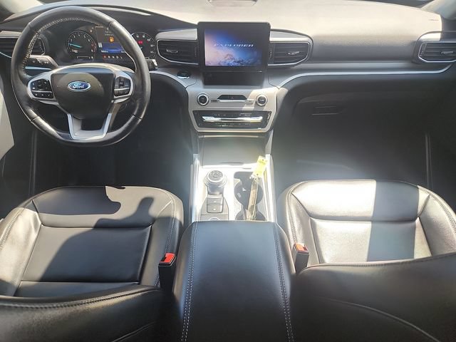 Certified 2022 Ford Explorer XLT w/ Equipment Group 202A AWD/4WD image 8
