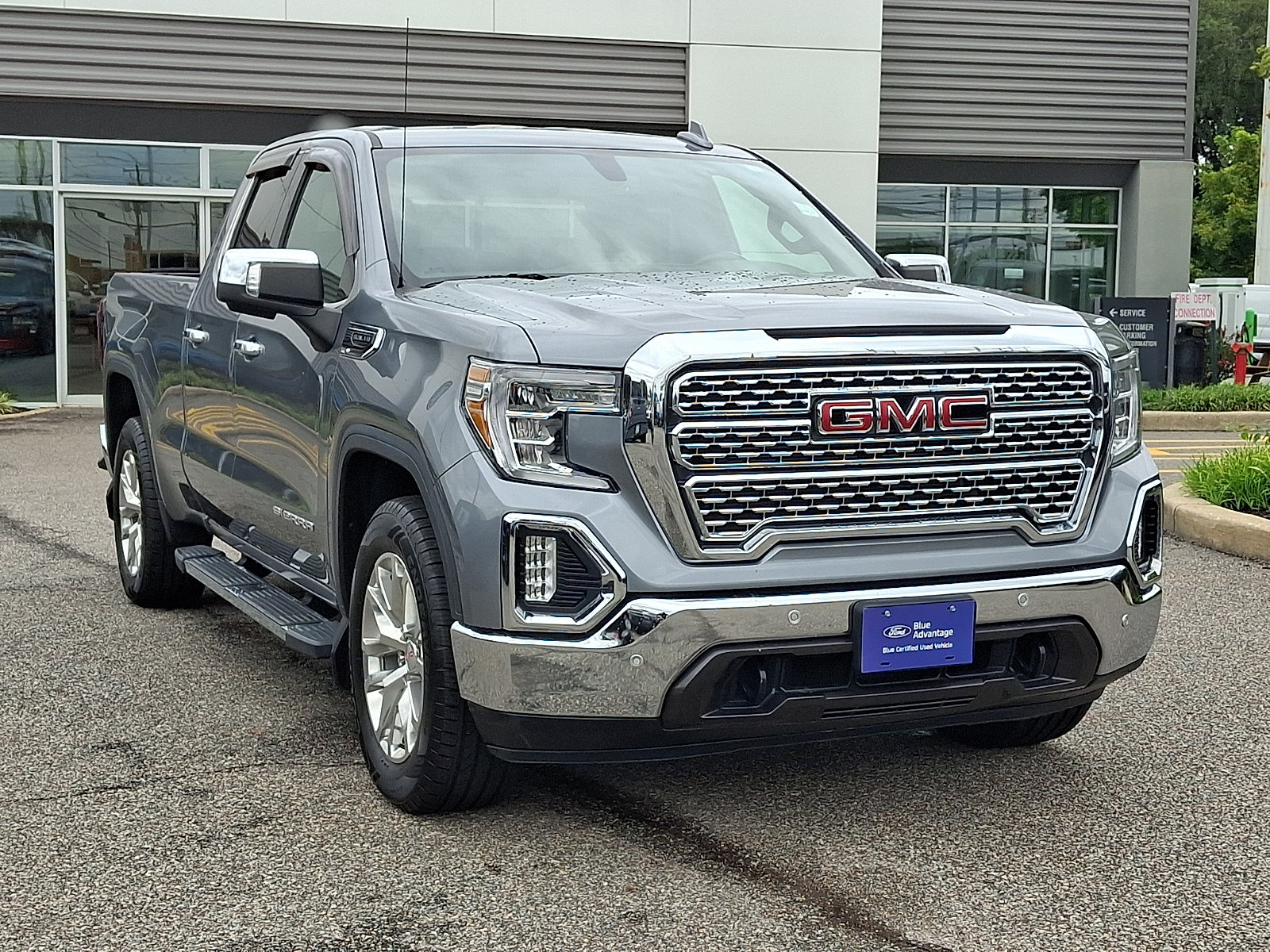 Used 2019 GMC Sierra 1500 SLT w/ SLT Premium Package RWD image 2
