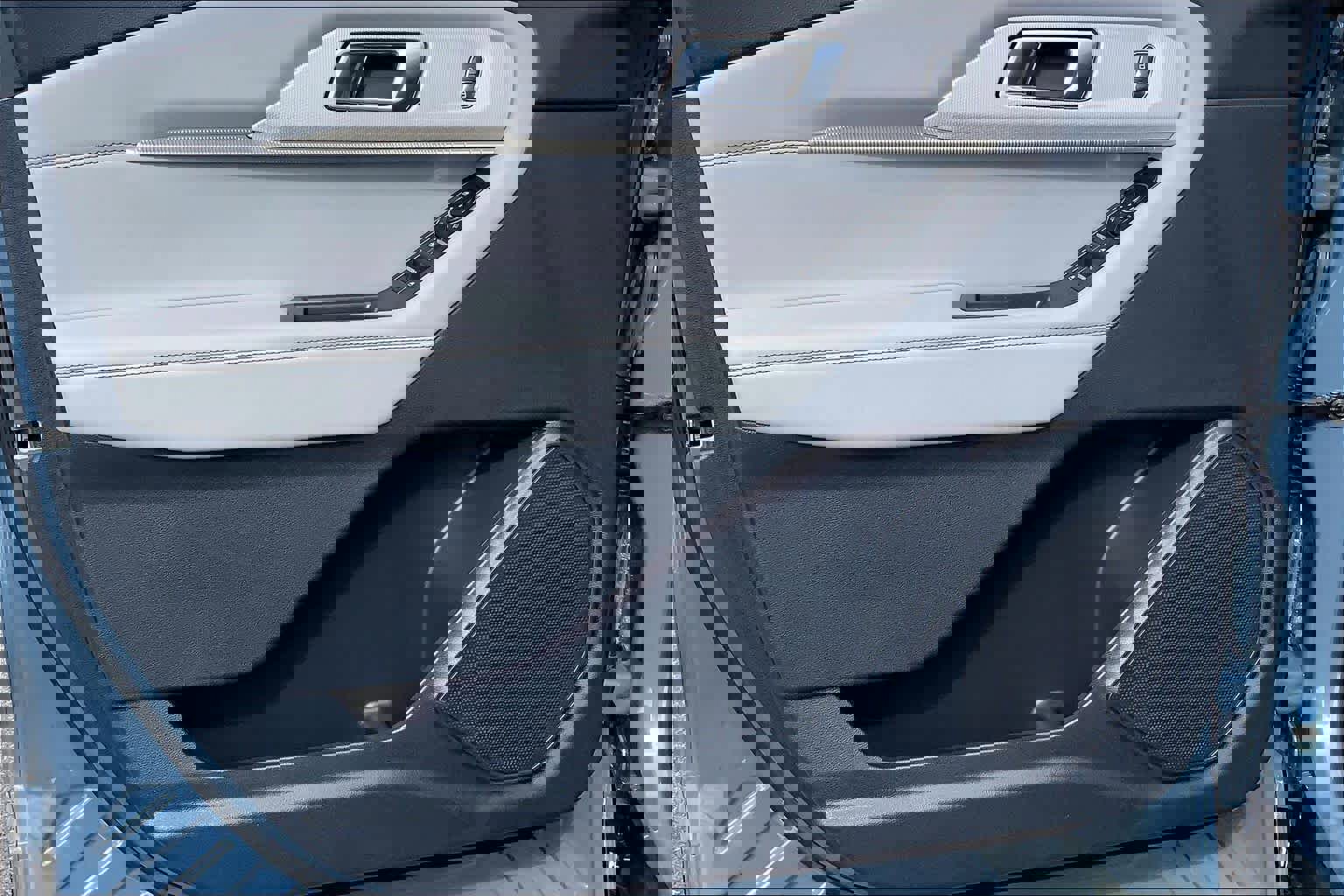 Certified 2025 Ford Explorer Active w/ Active Comfort Package image 22