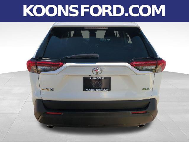 Used 2021 Toyota RAV4 XLE w/ Convenience Package FWD image 4
