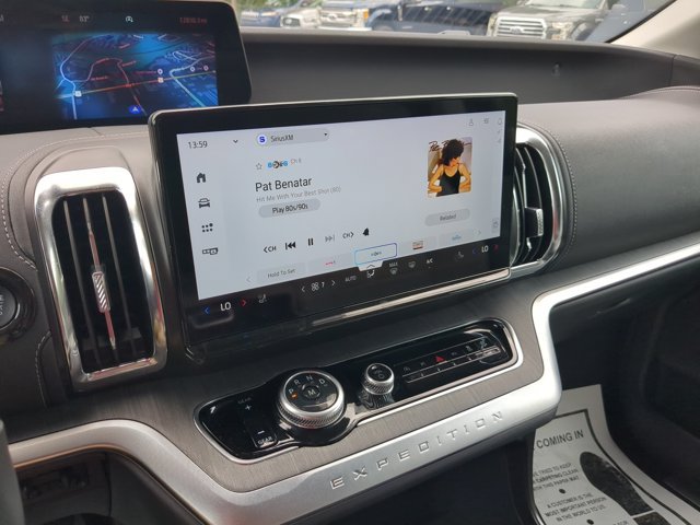 Certified 2025 Ford Expedition Max Platinum w/ Platinum Ultimate Package AWD/4WD image 18