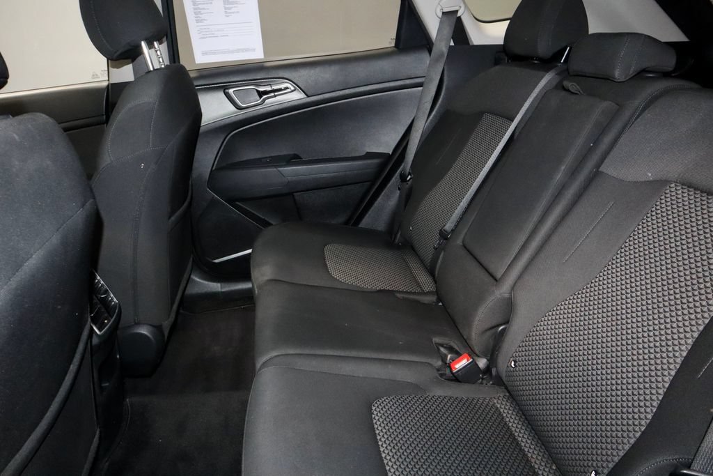 Used 2023 Kia Sportage LX AWD/4WD image 22