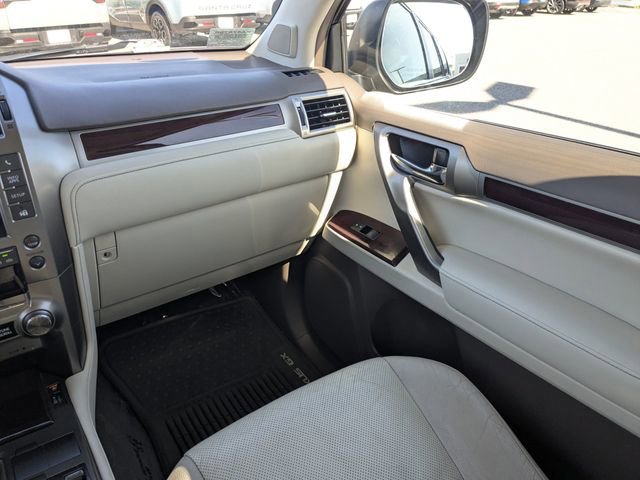 Used 2018 Lexus GX 460 Premium w/ Premium Package AWD/4WD image 15