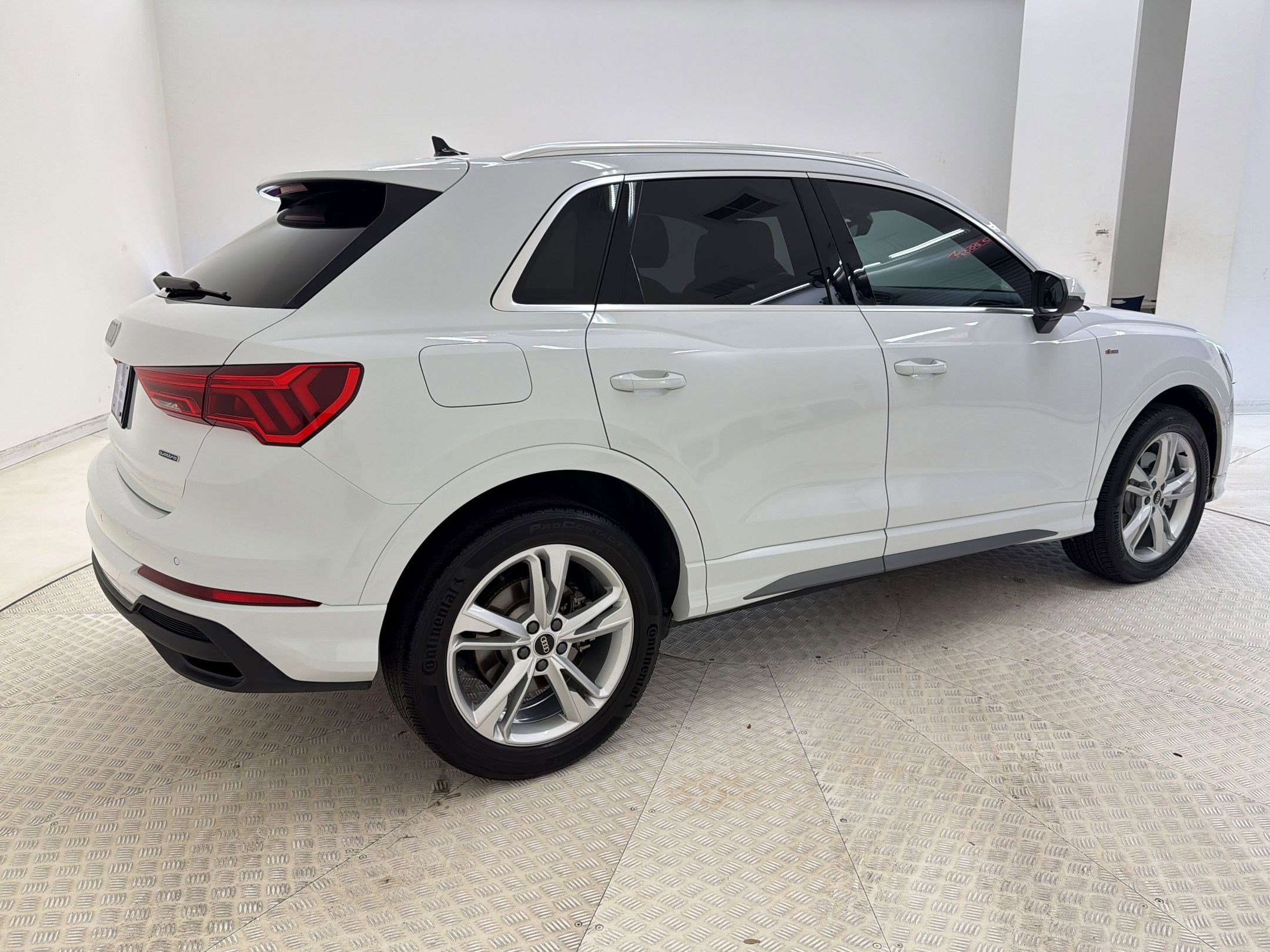 Used 2023 Audi Q3 2.0T Premium AWD/4WD image 9