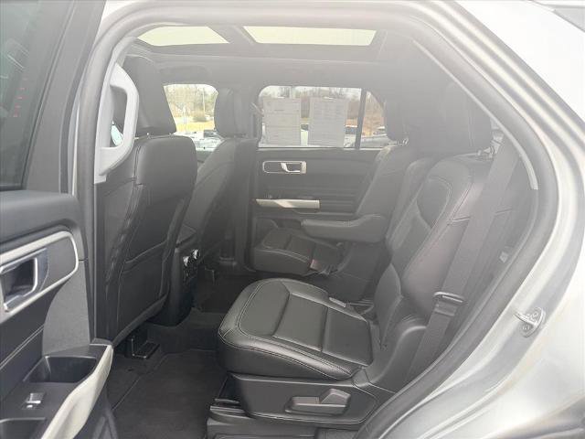 Certified 2022 Ford Explorer XLT w/ Equipment Group 202A image 28