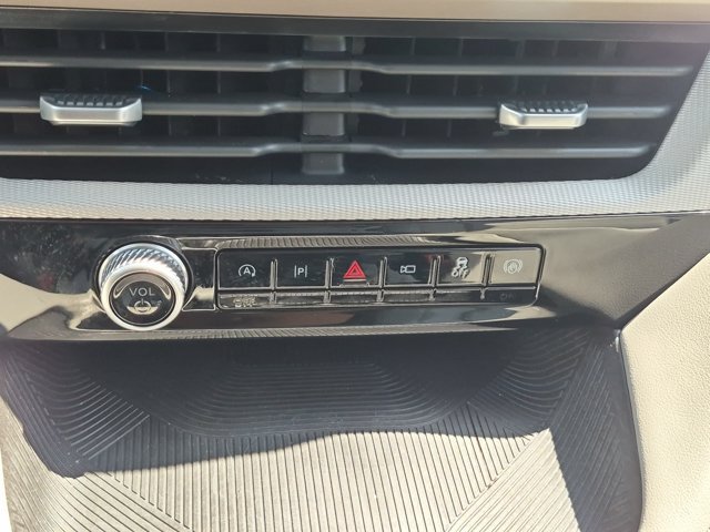Certified 2025 Ford Explorer Active w/ Active Comfort Package AWD/4WD image 26