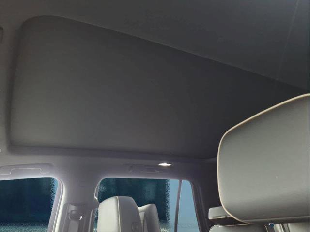 Used 2021 GMC Yukon SLT w/ SLT Premium Package image 34