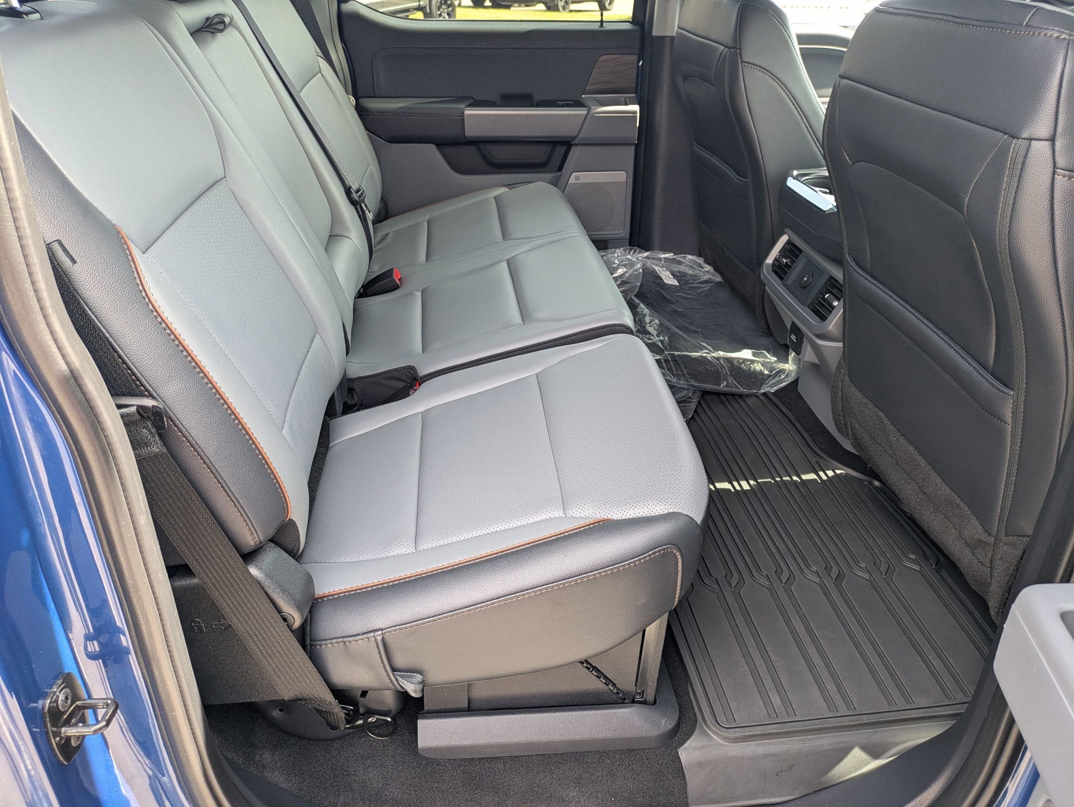 Certified 2025 Ford F150 Lariat w/ Equipment Group 501A Mid image 41