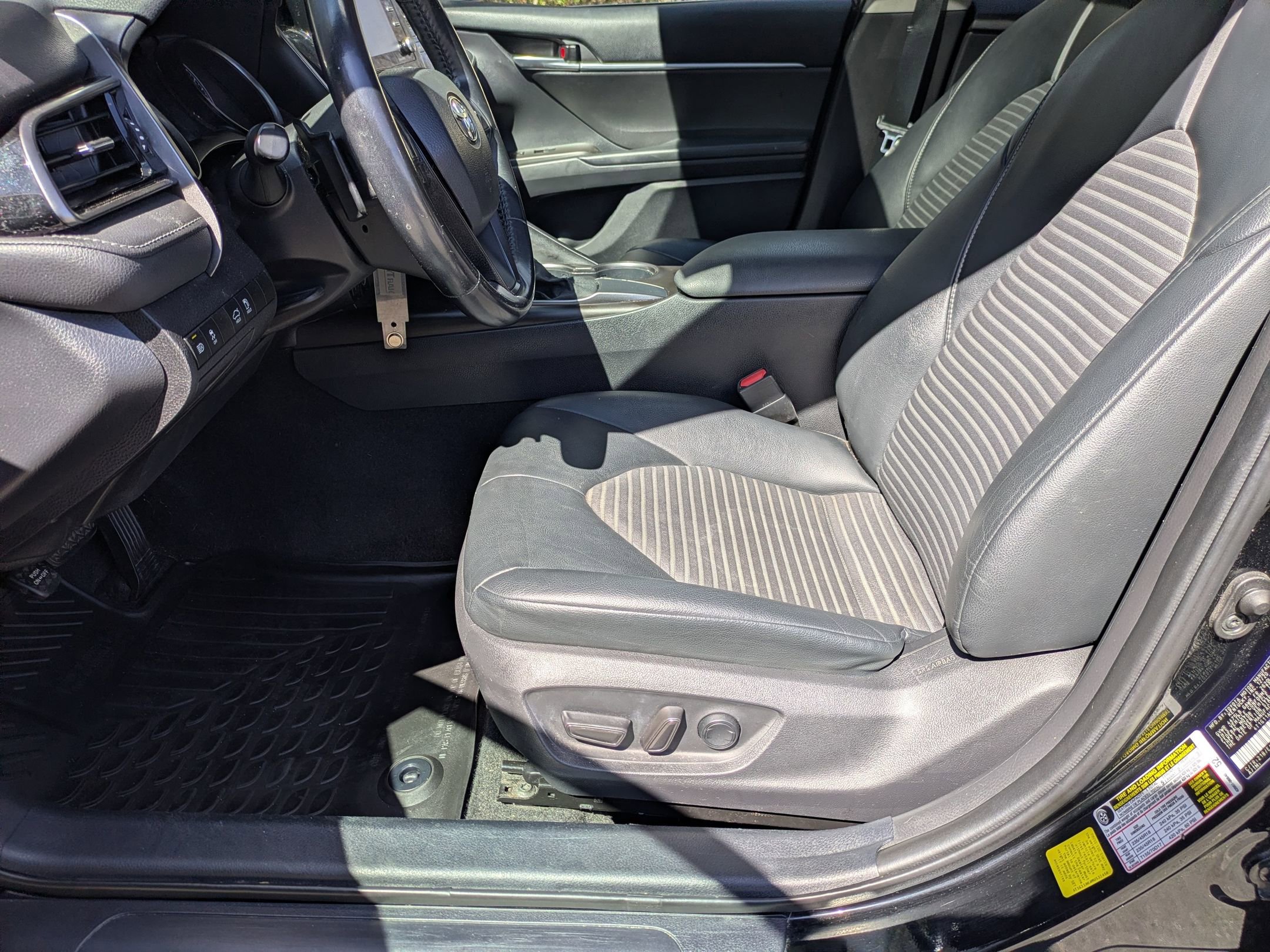 Used 2021 Toyota Camry SE image 12