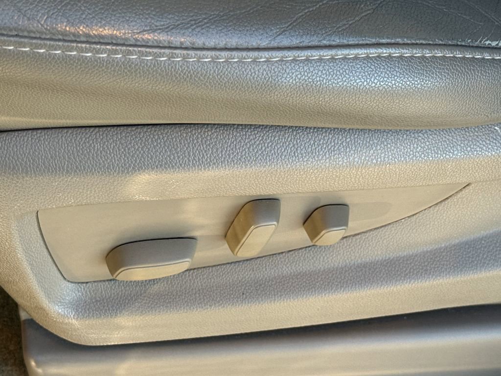 Used 2017 GMC Yukon SLT w/ Premium Edition image 23