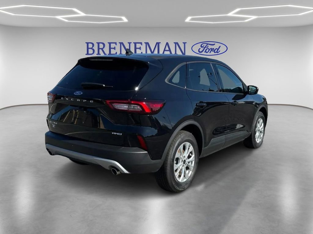 Certified 2025 Ford Escape Active w/ Cold Weather Package image 8