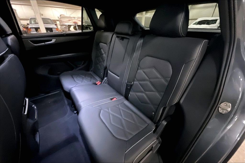 Used 2025 Volkswagen Atlas Cross Sport SE image 25