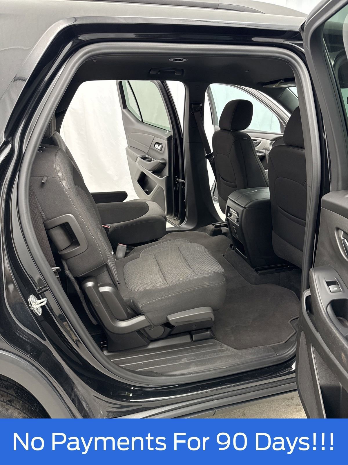 Used 2022 Chevrolet Traverse LT image 27