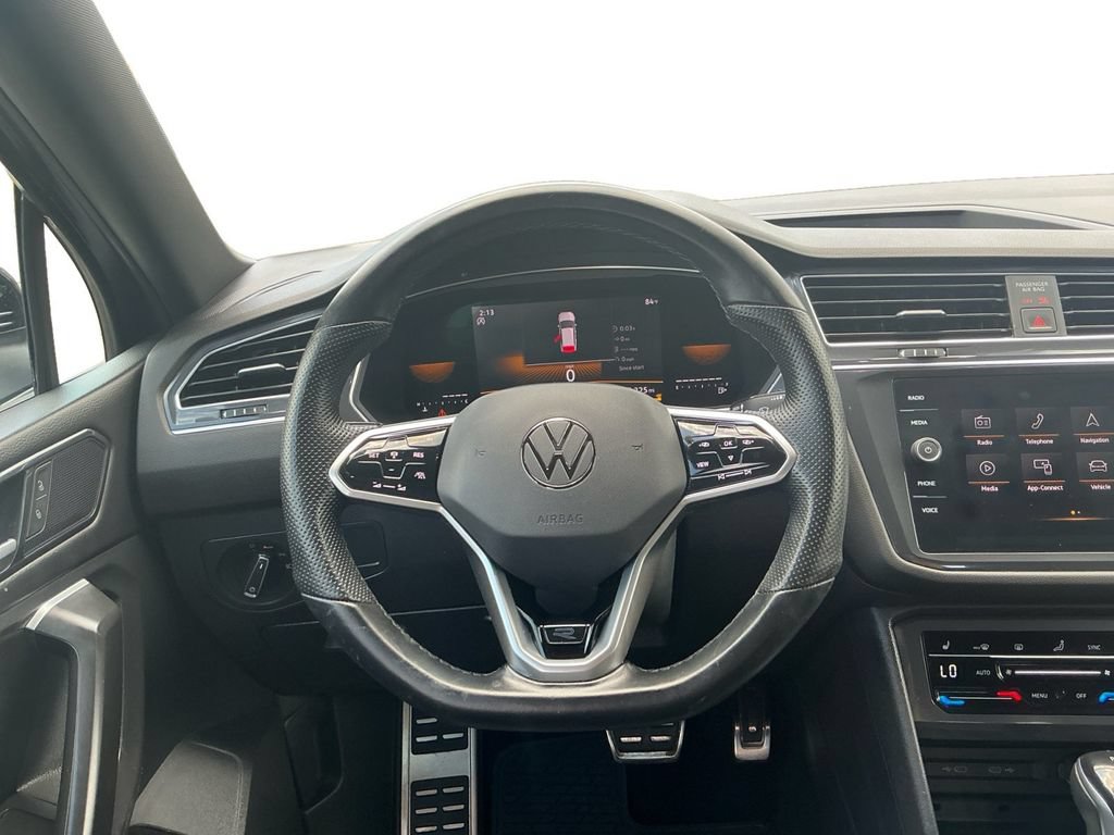 Used 2023 Volkswagen Tiguan SE R-Line FWD image 18