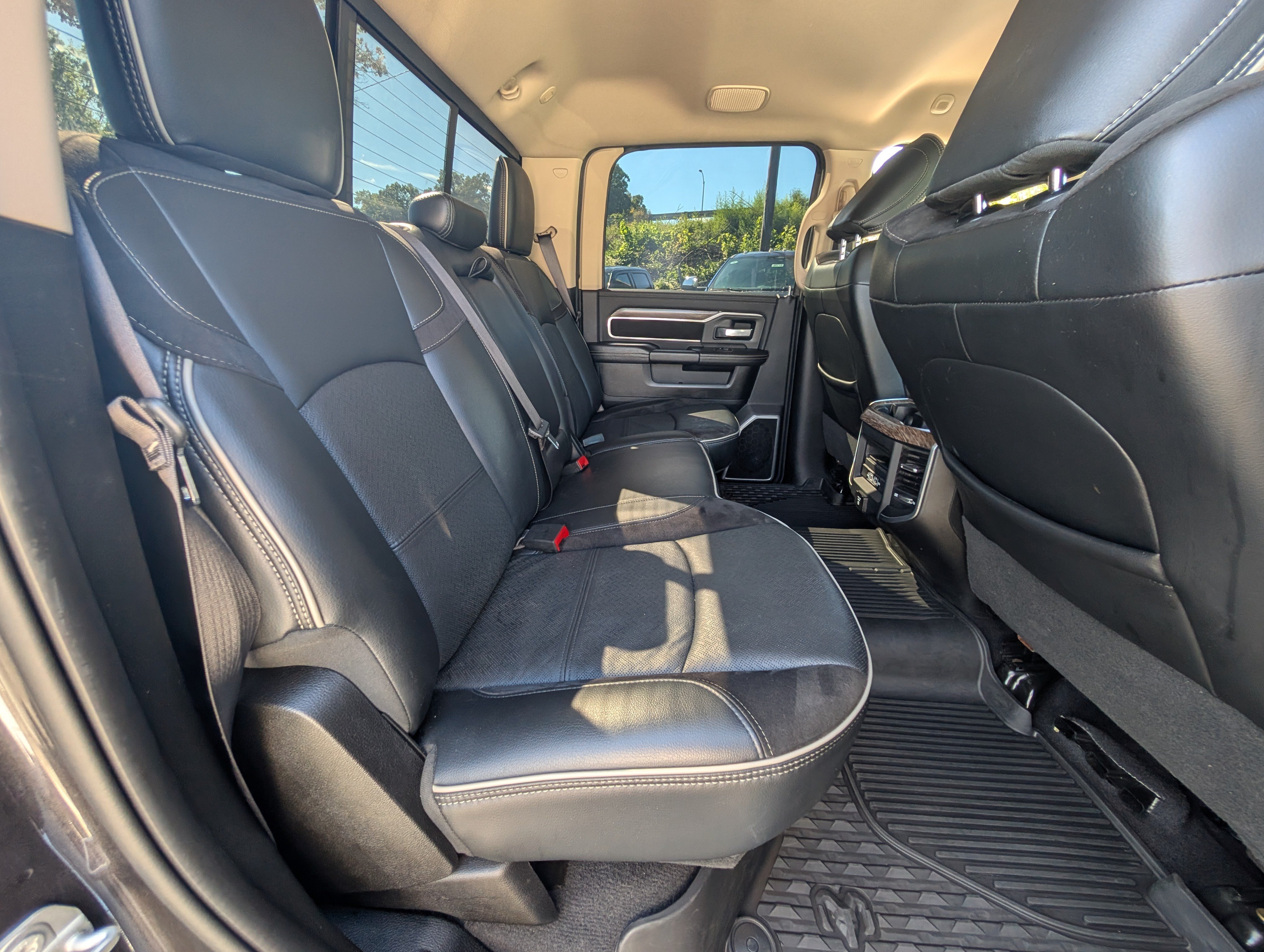 Used 2020 RAM 2500 Laramie AWD/4WD image 13