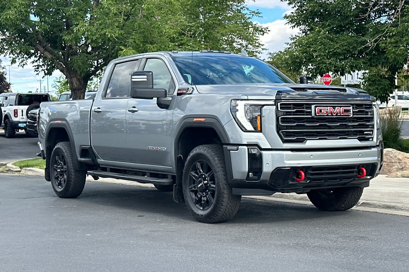 Used 2026 GMC Sierra 3500 AT4 AWD/4WD image 9
