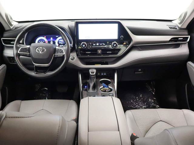 Used 2023 Toyota Highlander Limited FWD image 37