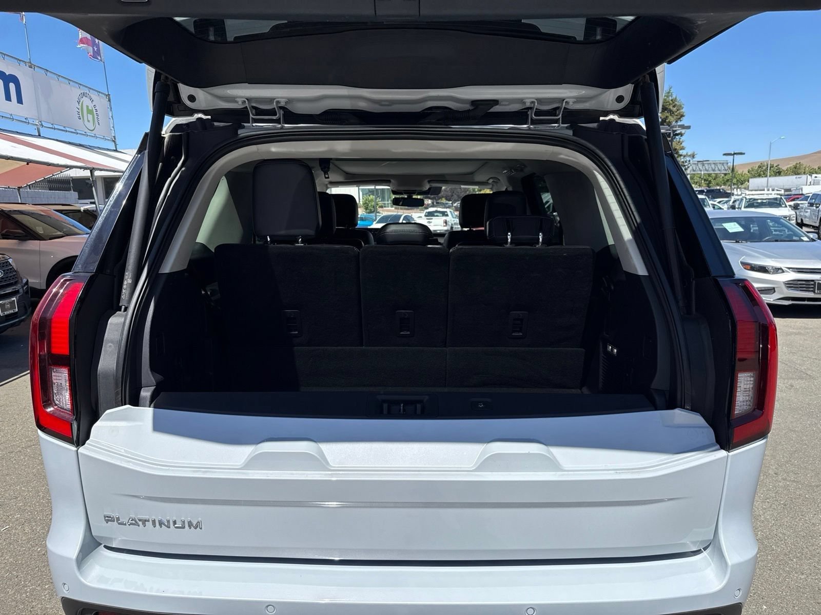 Certified 2025 Ford Expedition Platinum AWD/4WD image 17