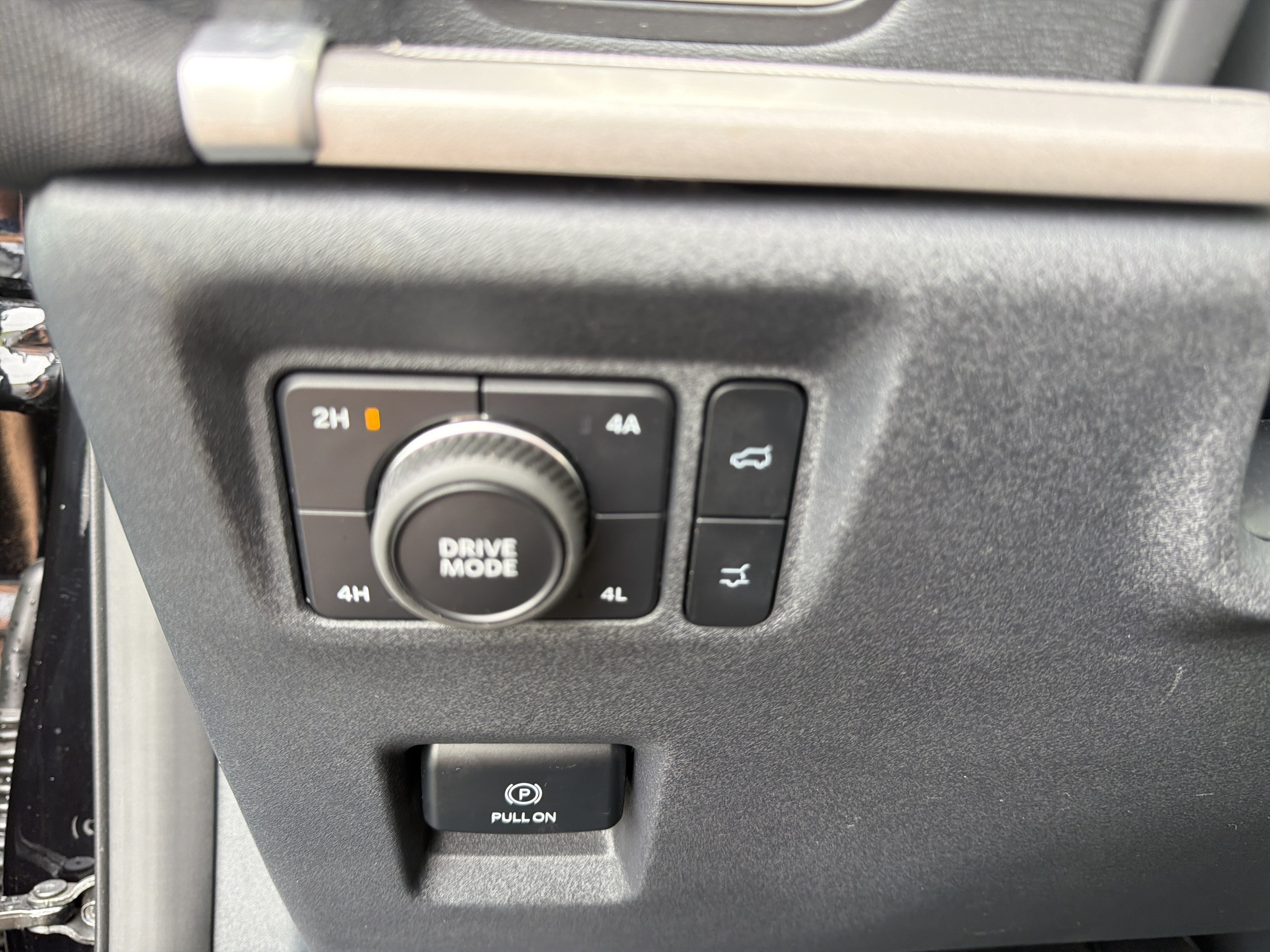 Certified 2025 Ford Expedition Active AWD/4WD image 38