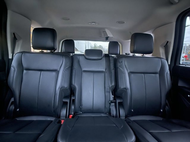 Certified 2024 Ford Expedition XLT image 32