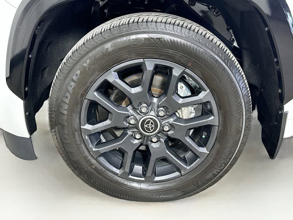 Used 2023 Toyota Sequoia Platinum AWD/4WD image 8