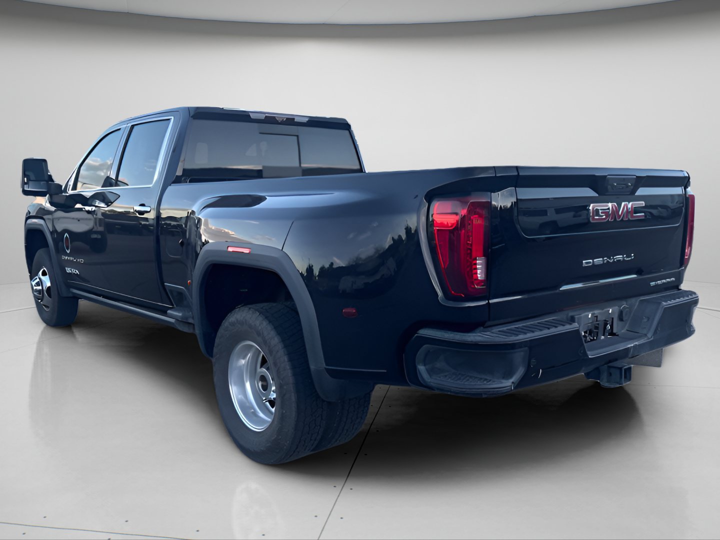Used 2023 GMC Sierra 3500 Denali AWD/4WD image 11