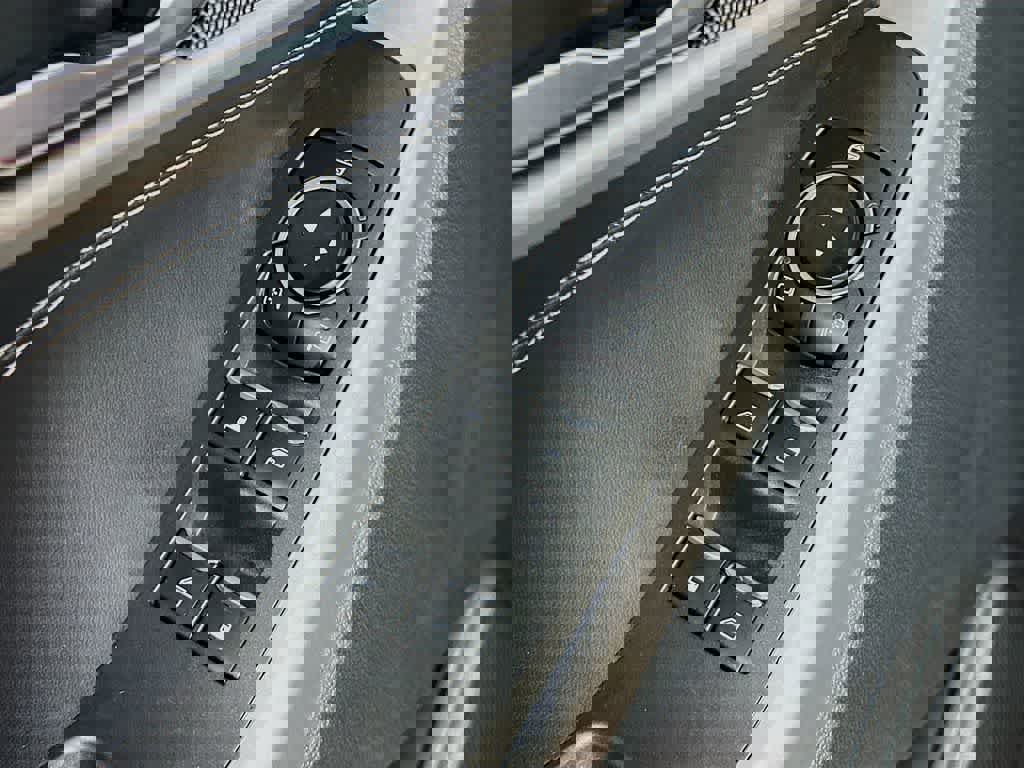 Certified 2022 Ford Explorer XLT w/ Equipment Group 202A image 29