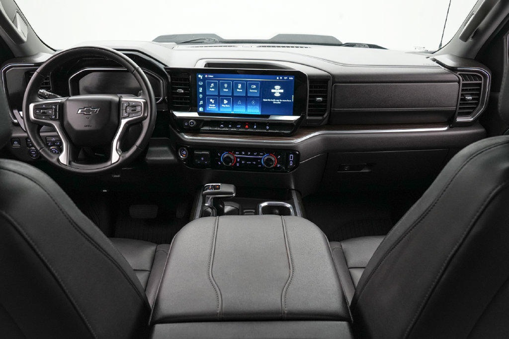 Used 2024 Chevrolet Silverado 1500 LT Trail Boss w/ Convenience Package II AWD/4WD image 15