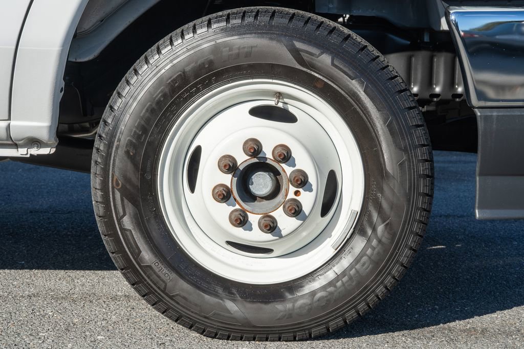 Certified 2023 Ford E-450 and Econoline 450 Super Duty w/ Power Windows & Locks Group image 14