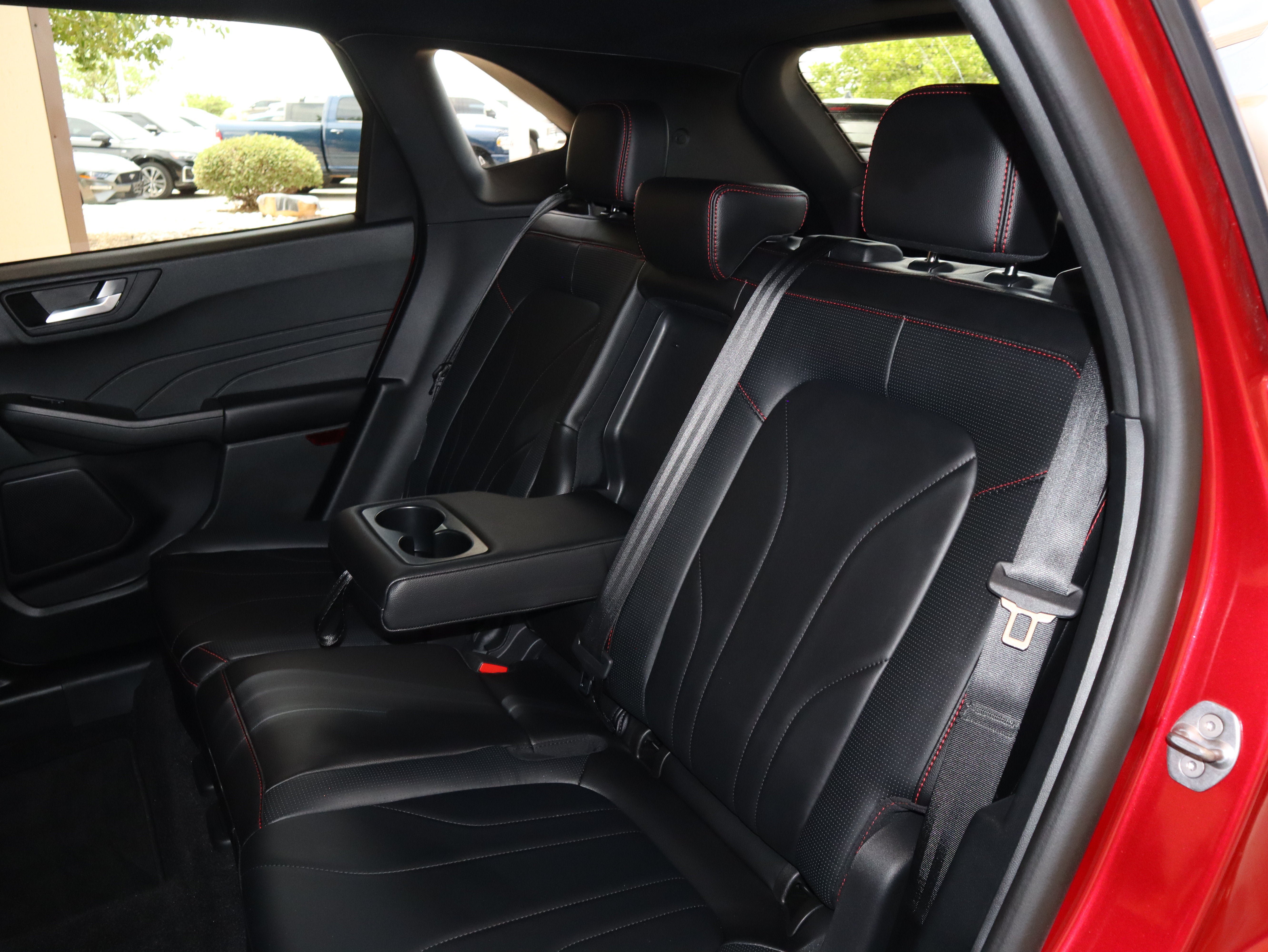 Certified 2025 Ford Escape ST-Line Elite w/ Premium Technology Package AWD/4WD image 35