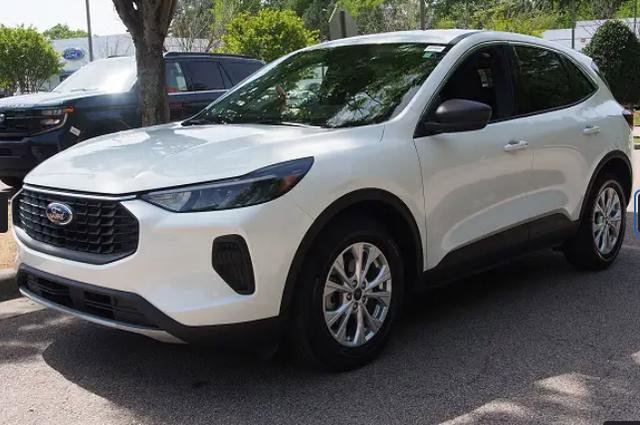 Certified 2023 Ford Escape Active w/ Tech Pack #1 AWD/4WD image 4