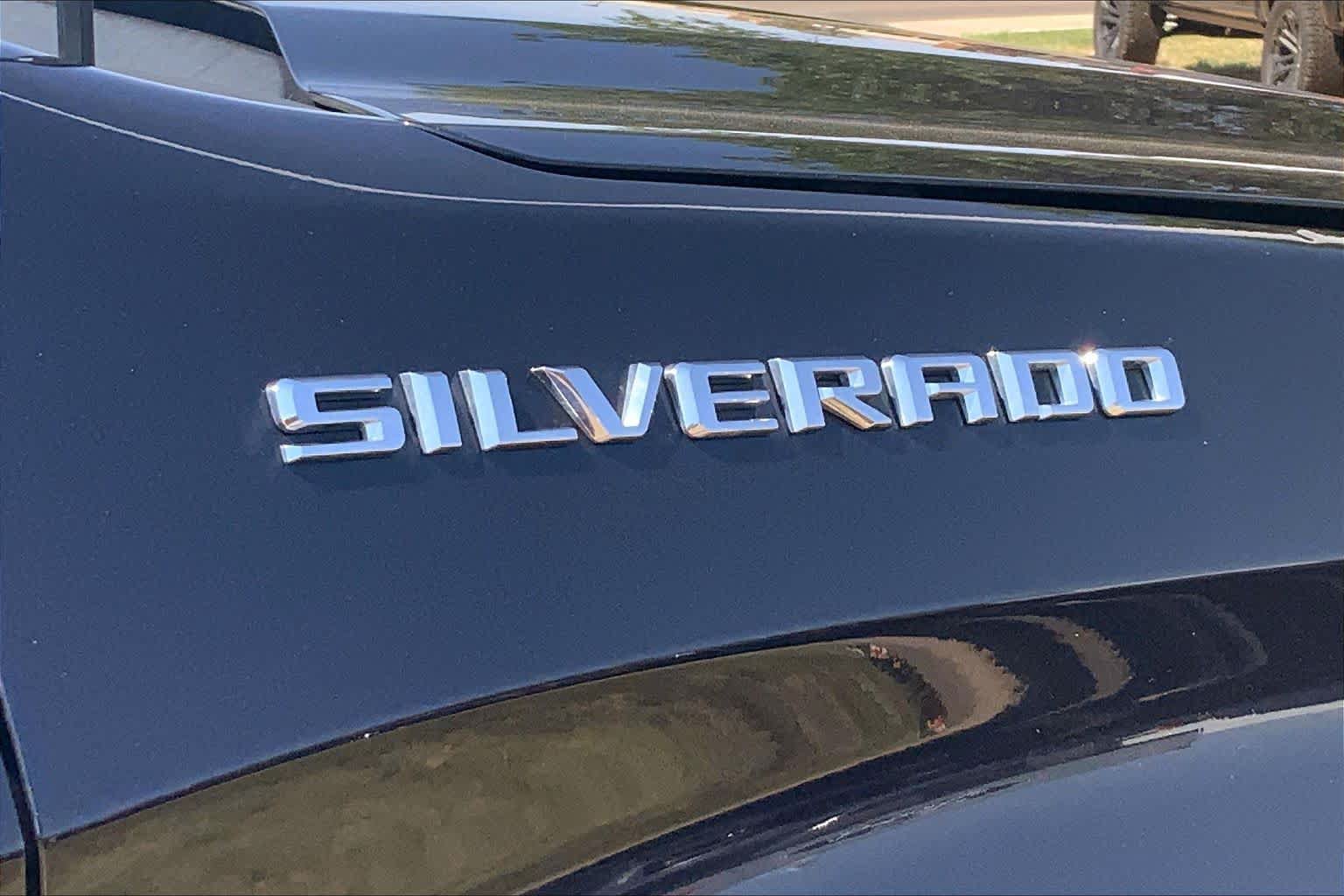 Used 2022 Chevrolet Silverado 1500 Custom AWD/4WD image 9