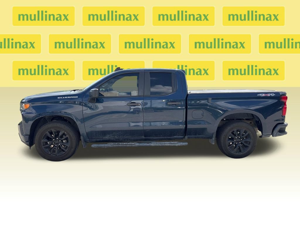 Used 2020 Chevrolet Silverado 1500 Custom w/ Custom Value Package AWD/4WD image 12