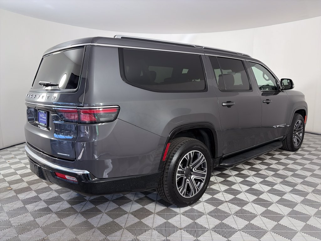 Used 2024 Jeep Wagoneer L Series II AWD/4WD image 7