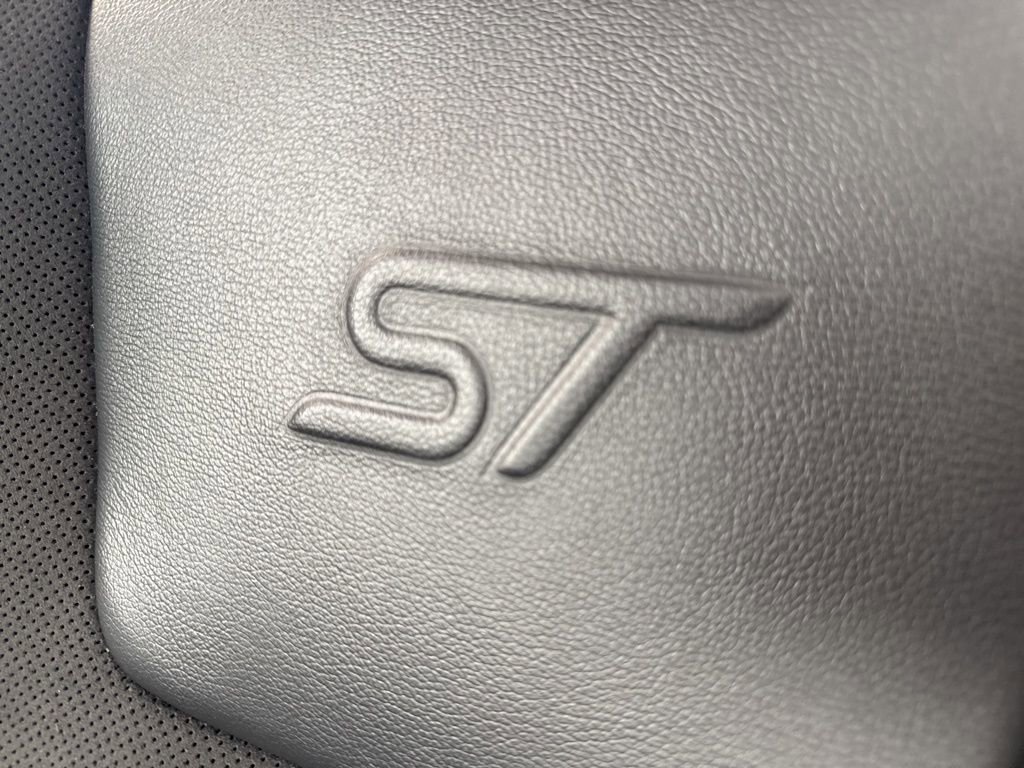 Certified 2024 Ford Edge ST w/ Equipment Group 401A image 34