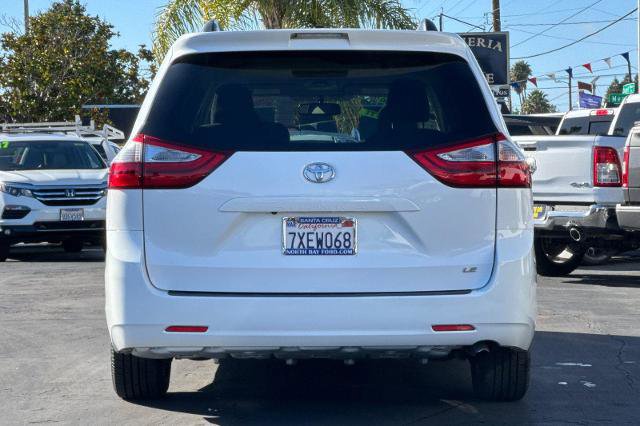Used 2017 Toyota Sienna LE image 26
