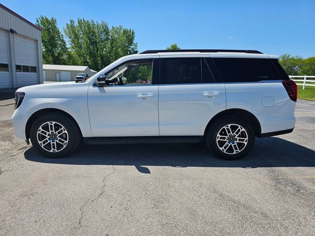 Certified 2025 Ford Expedition Active AWD/4WD image 4