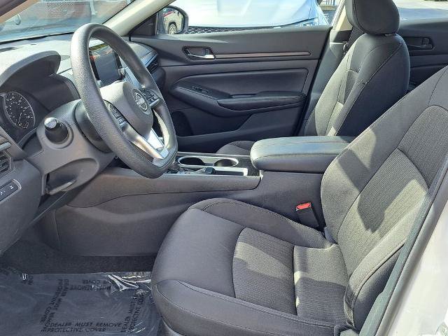 Used 2024 Nissan Altima 2.5 SV FWD image 14
