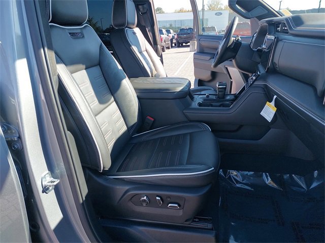 Used 2023 GMC Sierra 1500 AT4X image 10