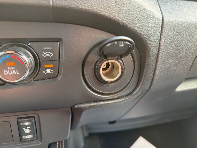 Used 2023 Nissan Frontier PRO-4X w/ Pro-4X Premium Package AWD/4WD image 34