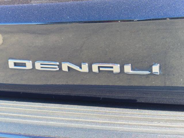 Used 2023 GMC Yukon Denali RWD image 11