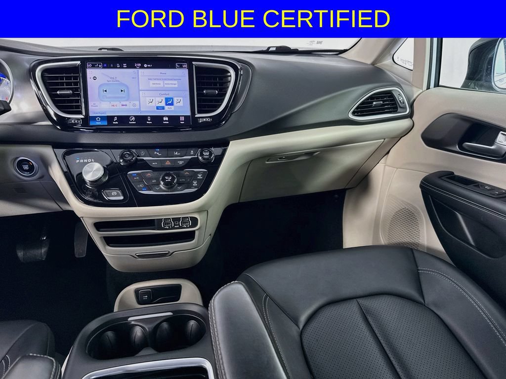 Used 2024 Chrysler Pacifica Touring-L FWD image 25