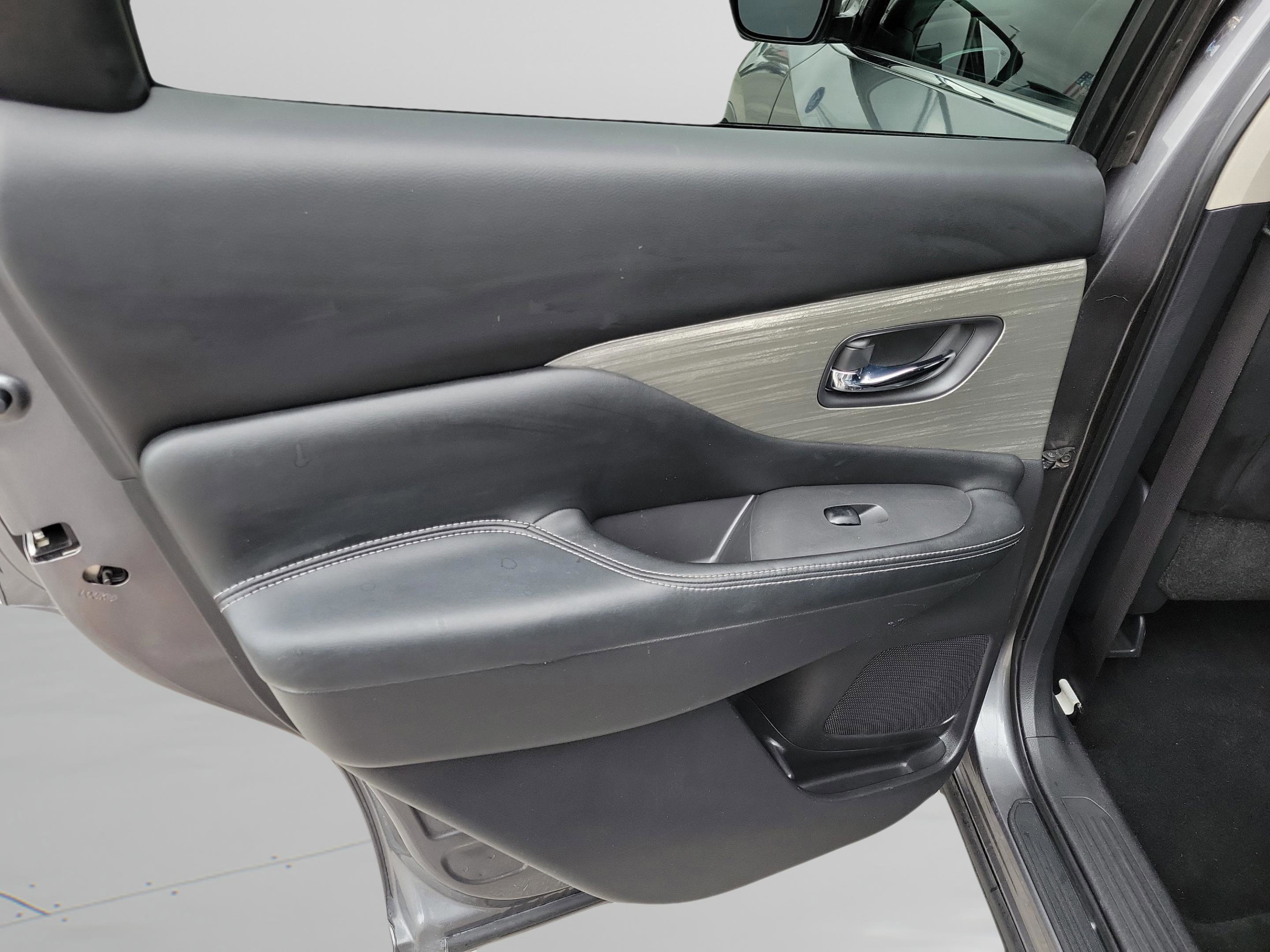 Used 2017 Nissan Murano SV w/ Premium Plus Package image 24