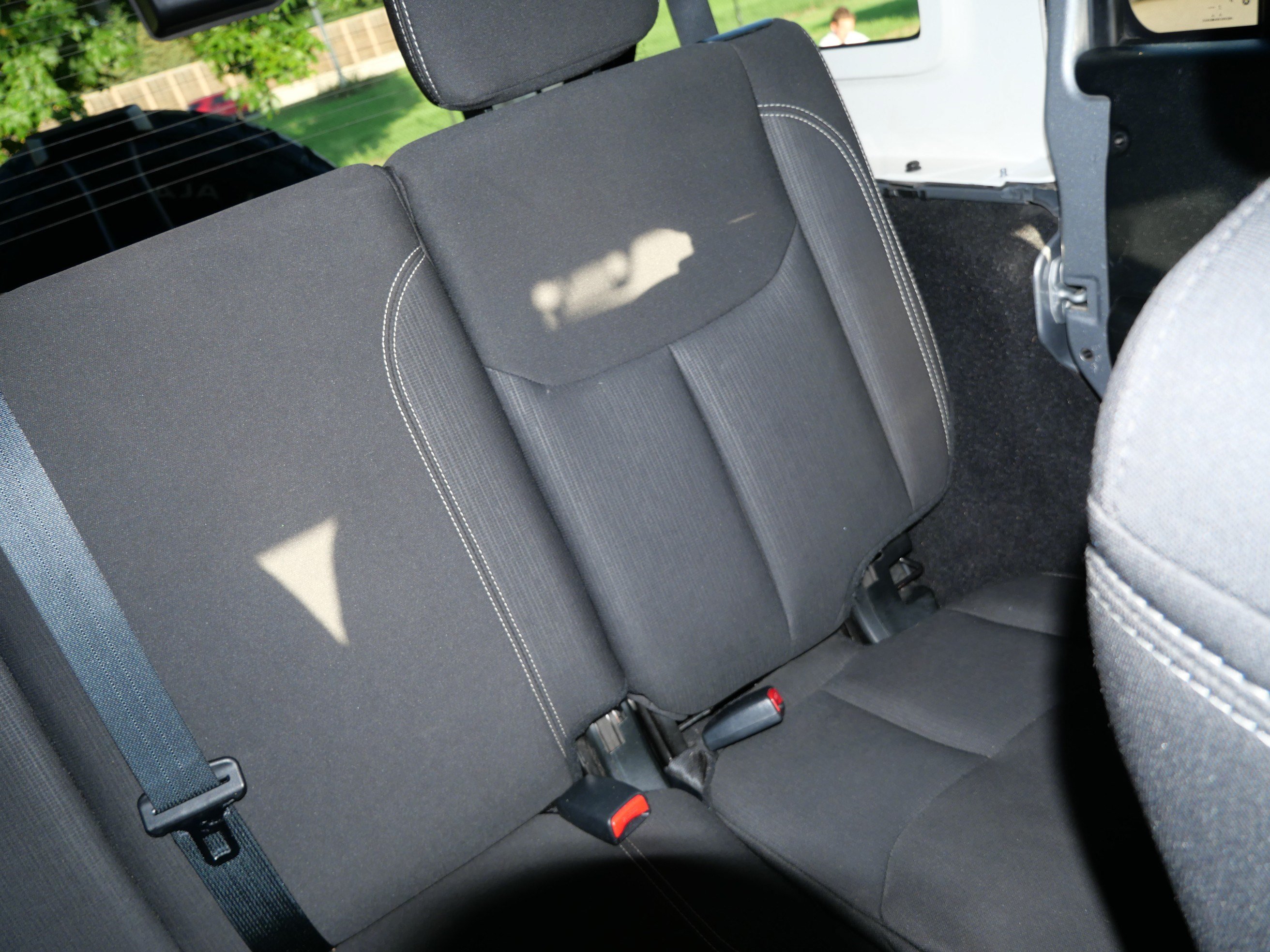 Used 2018 Jeep Wrangler Unlimited Sahara AWD/4WD image 14