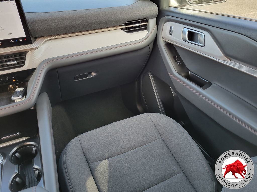 Certified 2025 Ford Explorer Active image 18
