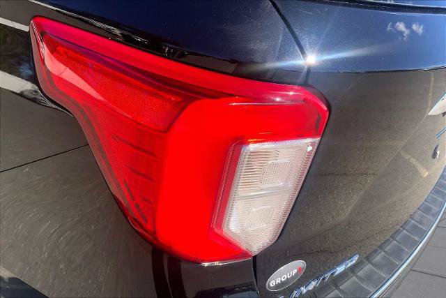 Certified 2021 Ford Explorer Limited w/ Hybrid Equipment Group 310A AWD/4WD image 28