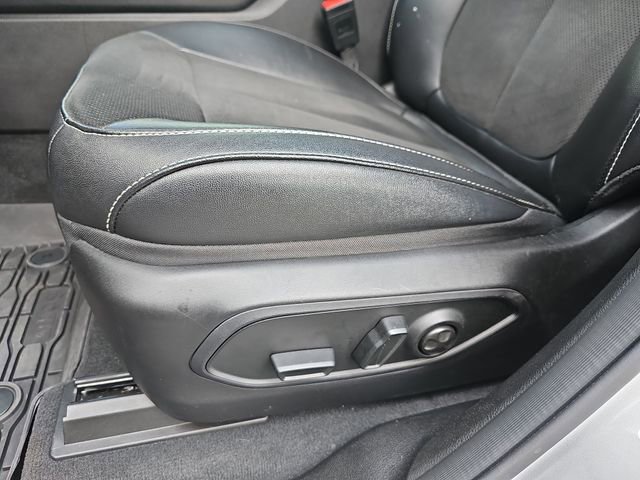 Used 2024 Jeep Grand Cherokee L Altitude AWD/4WD image 19