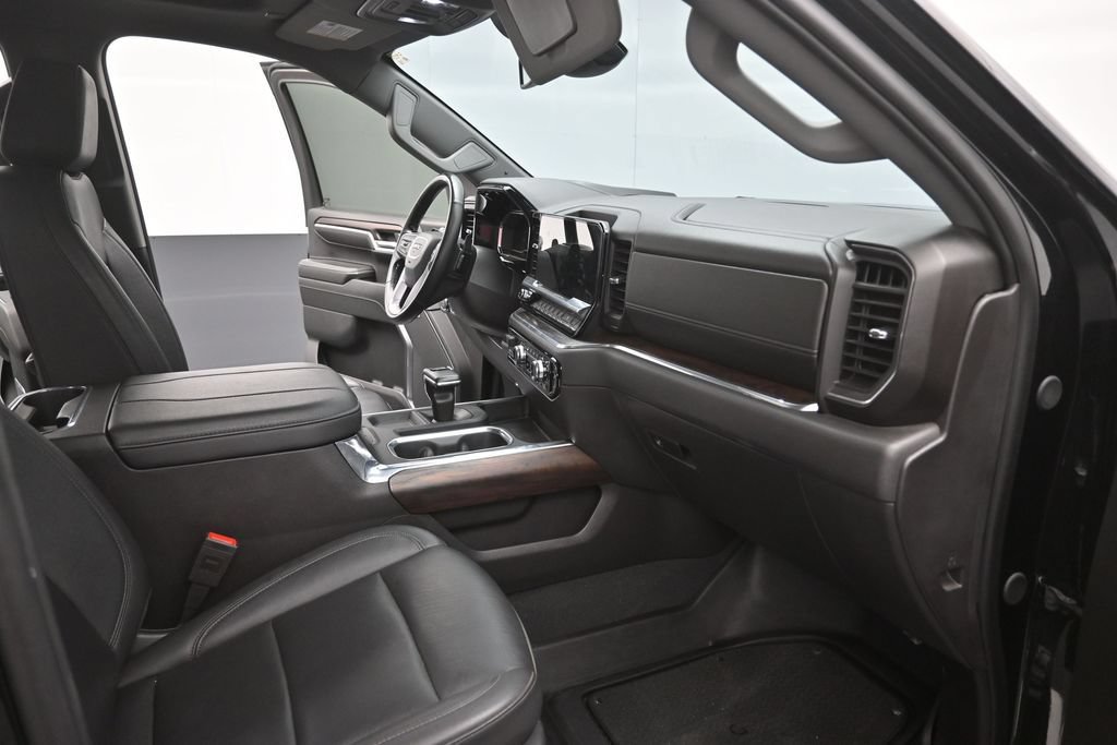 Used 2024 GMC Sierra 1500 SLT RWD image 16