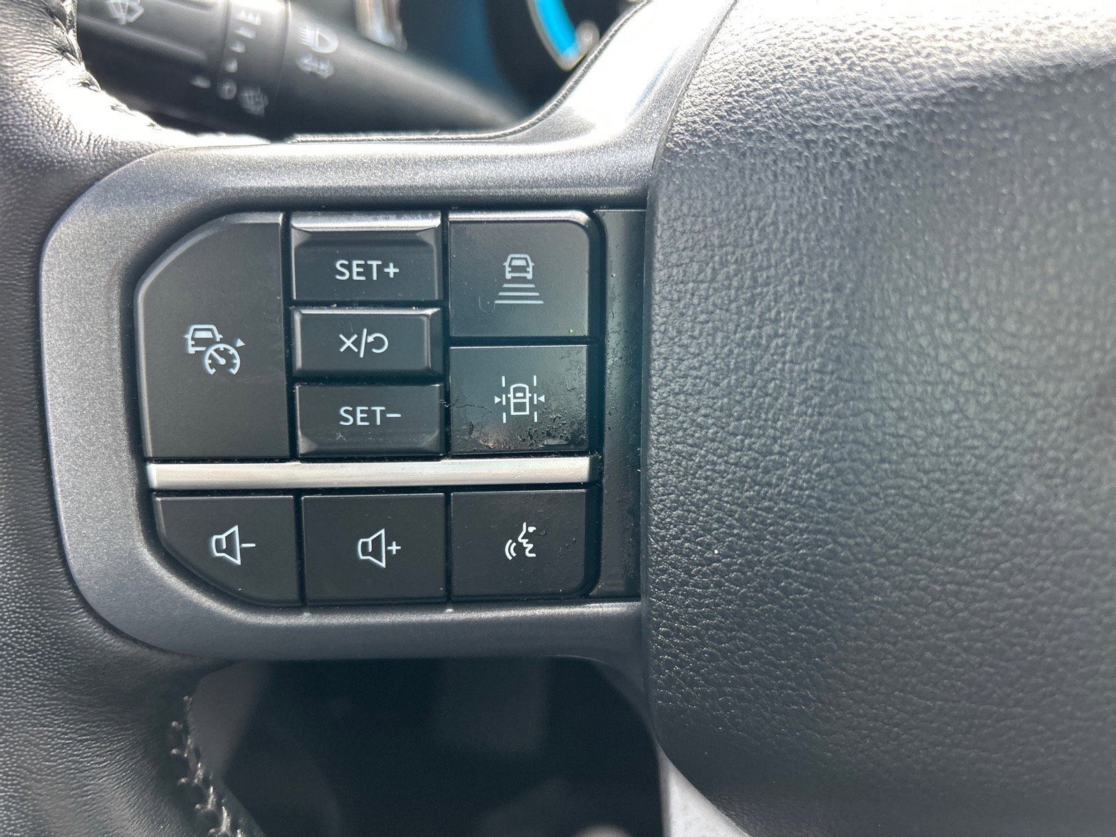 Certified 2023 Ford F150 Lariat w/ Equipment Group 502A High image 24